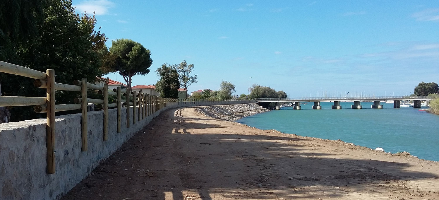 Adeguamento arginature fiume Cecina: muro di difesa tipo “C” con scogliera di protezione.